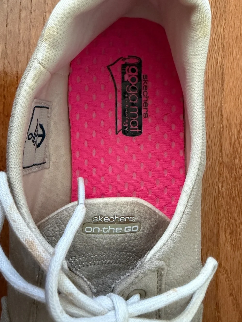 Skechers On The Go Boat Shoes Women's Size 11 Beige